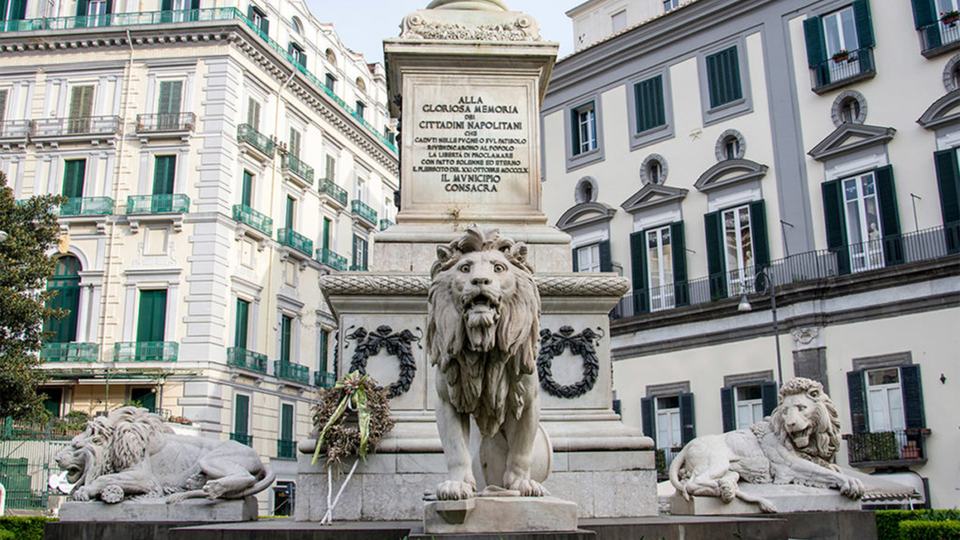 Piazza dei Martiri, Napoli