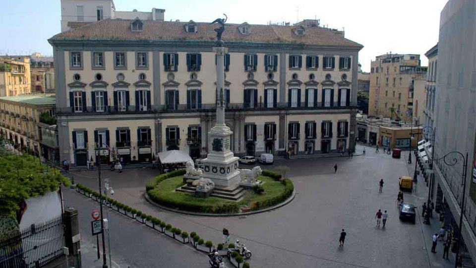 Piazza dei Martiri, Napoli