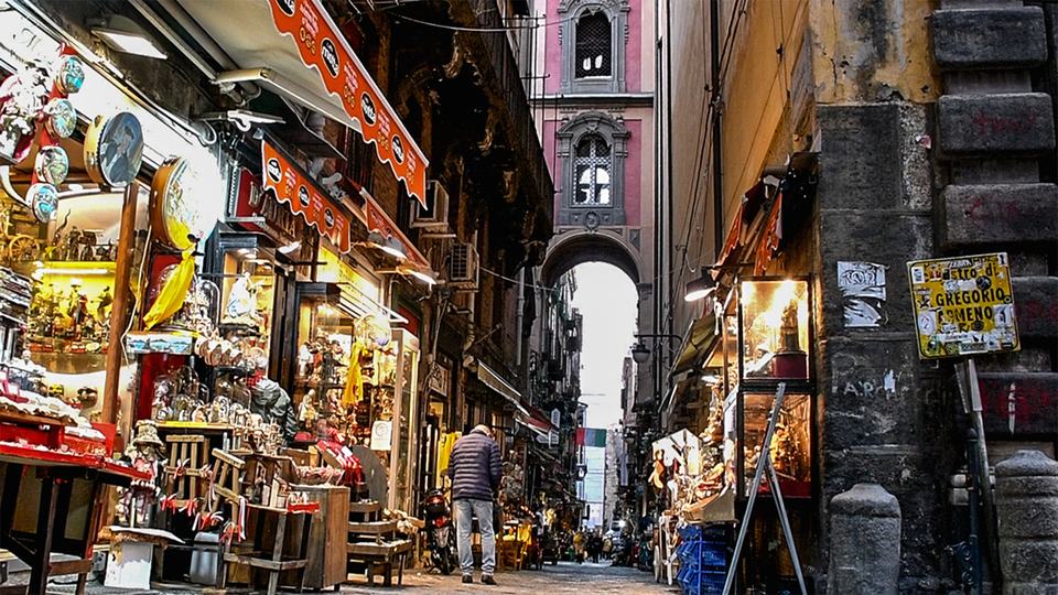 Via San Gregorio Armeno, Napoli
